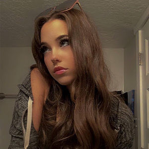 Meet your Posher, Emiko